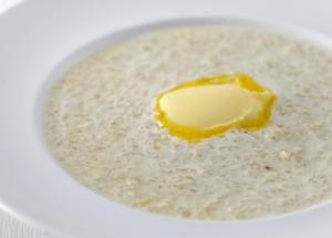 Каша овсяная с миндалём