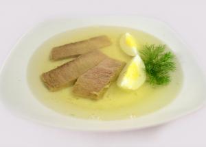 Отварная говядина с бульоном
