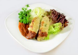 Люля-кебаб из курицы с соусом
