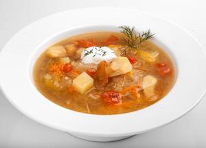 Щи из свежей капусты с курицей